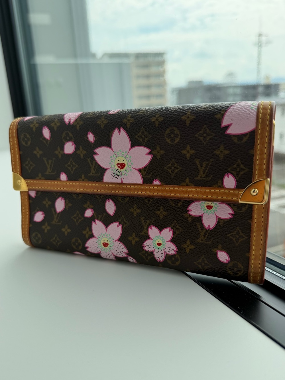💯Authentic Takashi Murakami Cherry Blossom Porte-Tresor International Wallet